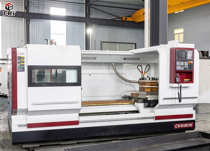 Токарный станок с плоской станиной